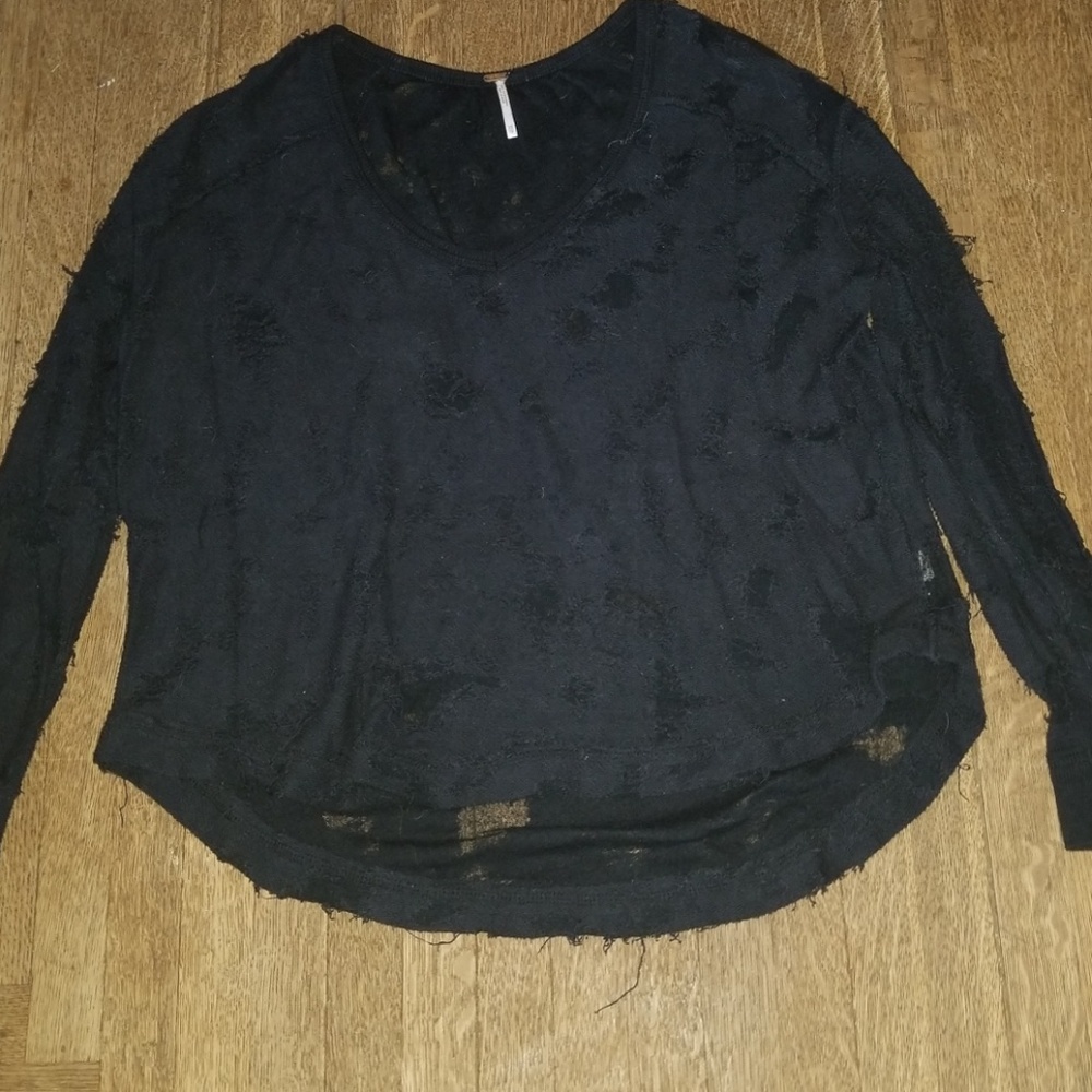 《FREE PEOPLE》ripped sweater